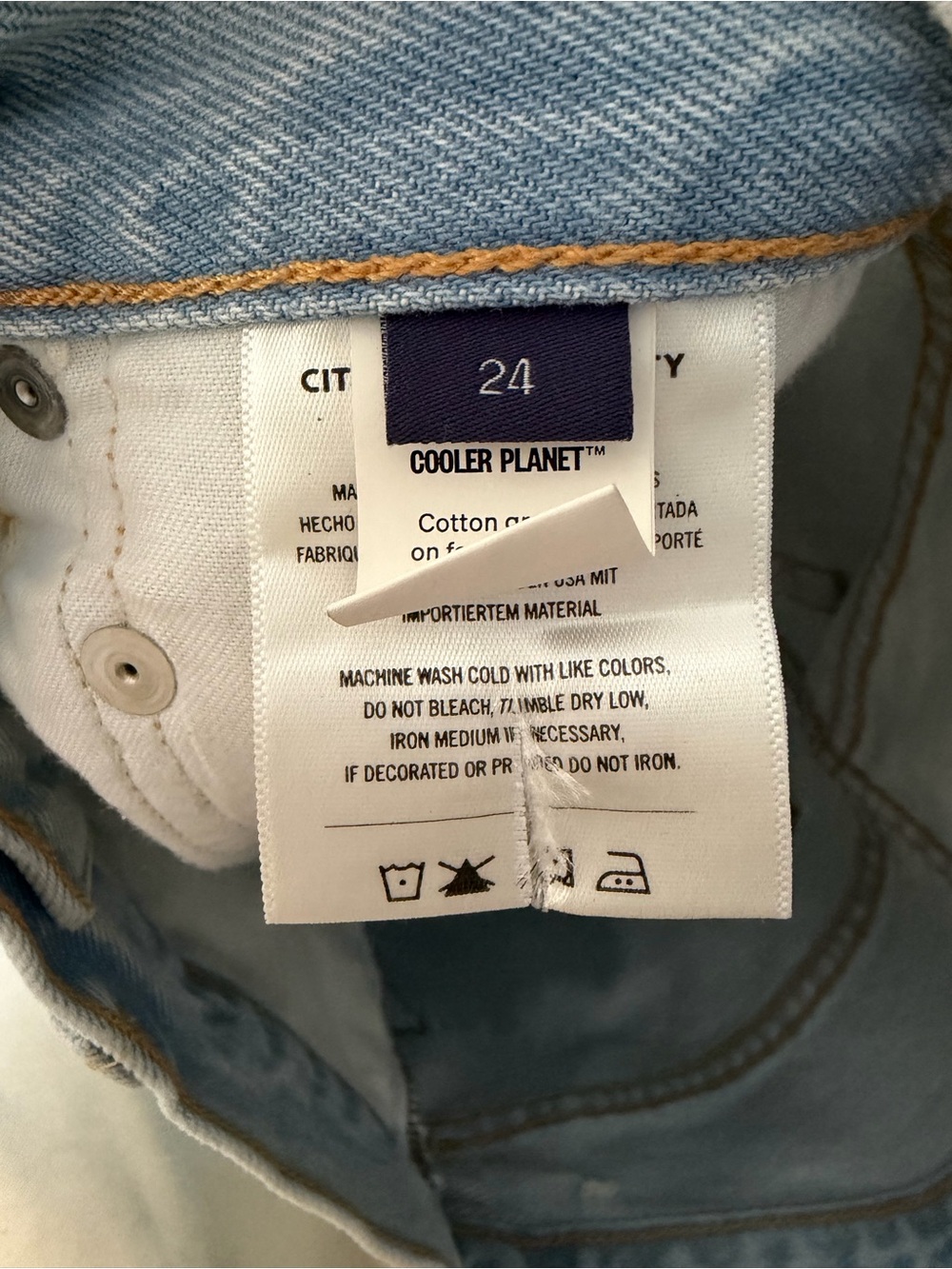 NWOT Citizens of Humanity Ayla Distressed Denim Shorts Starlit 24 - Picture 6 of 7